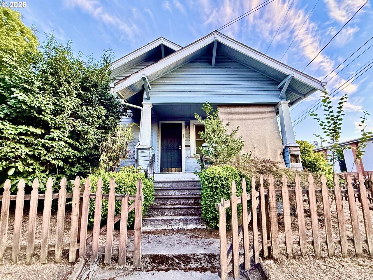9102 Glisan St - Photo 1