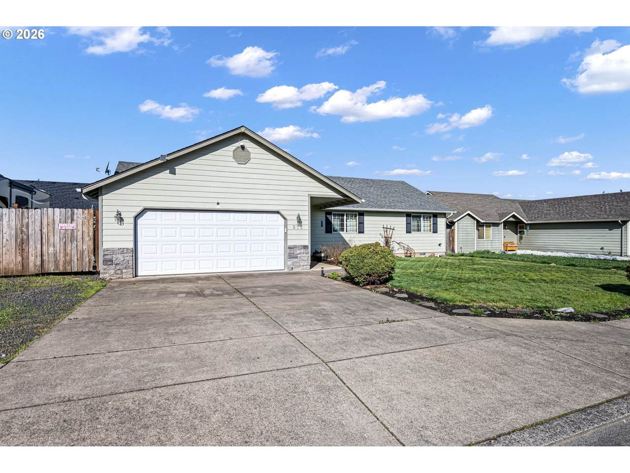 573 Creswood Dr - Photo 1