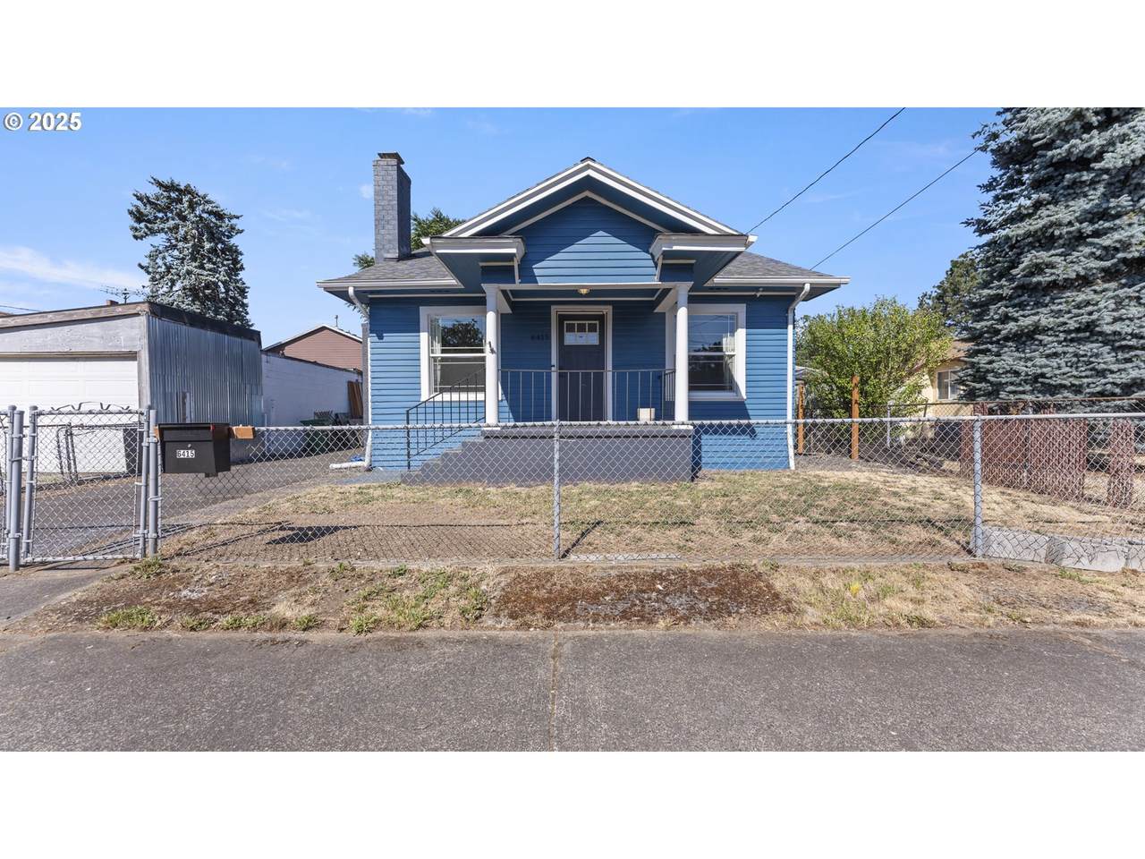 6415 93RD Ave - Photo 1