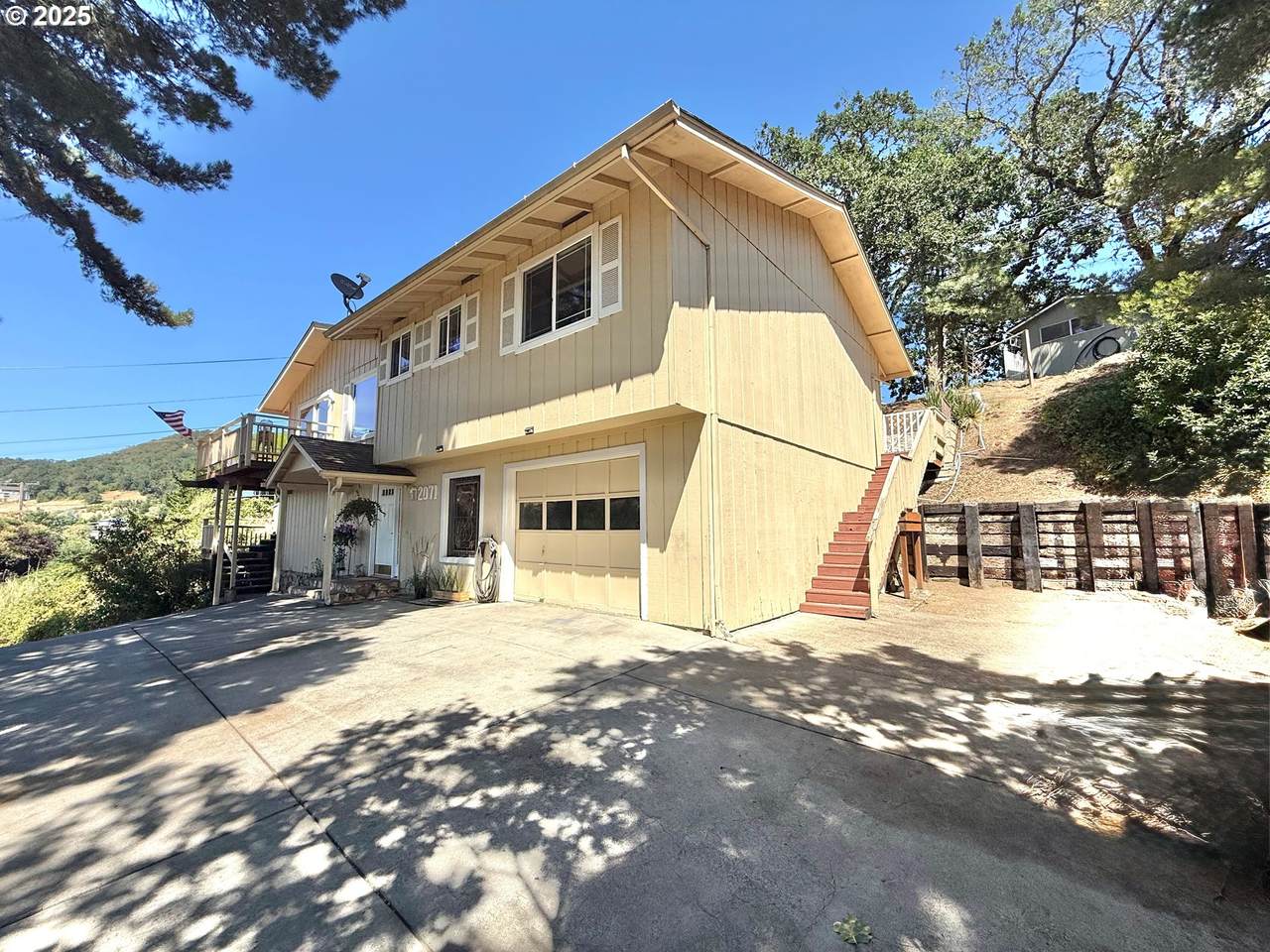 2071 Motah St - Photo 1