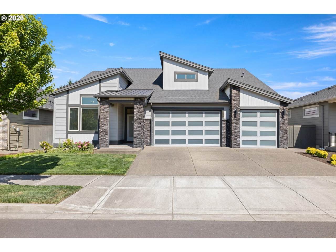 5452 80TH Ave - Photo 1