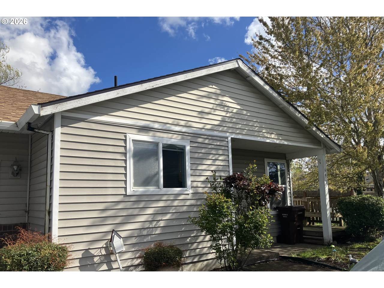 695 Mary Dr - Photo 1