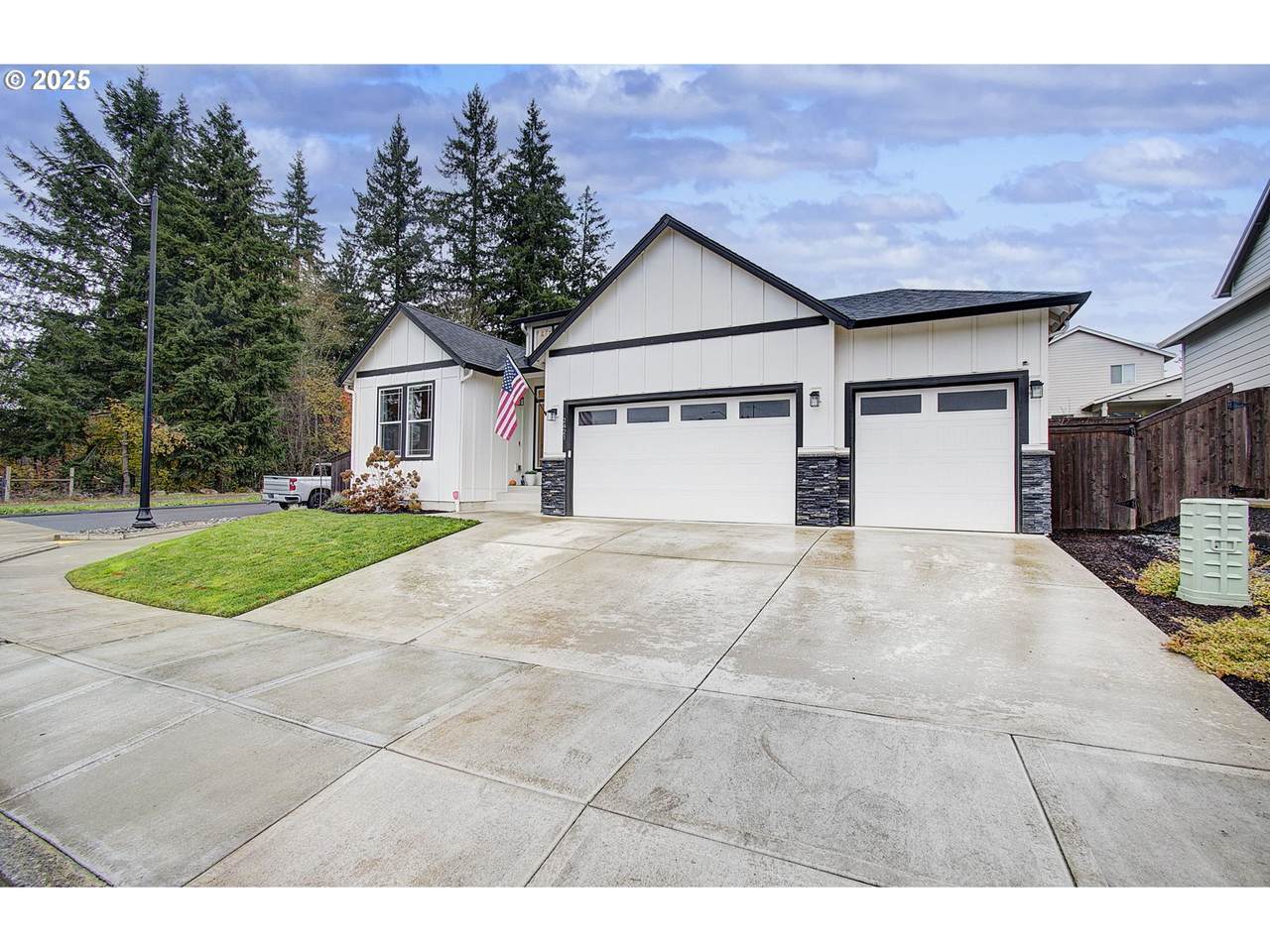 2421 1ST Ave - Photo 1