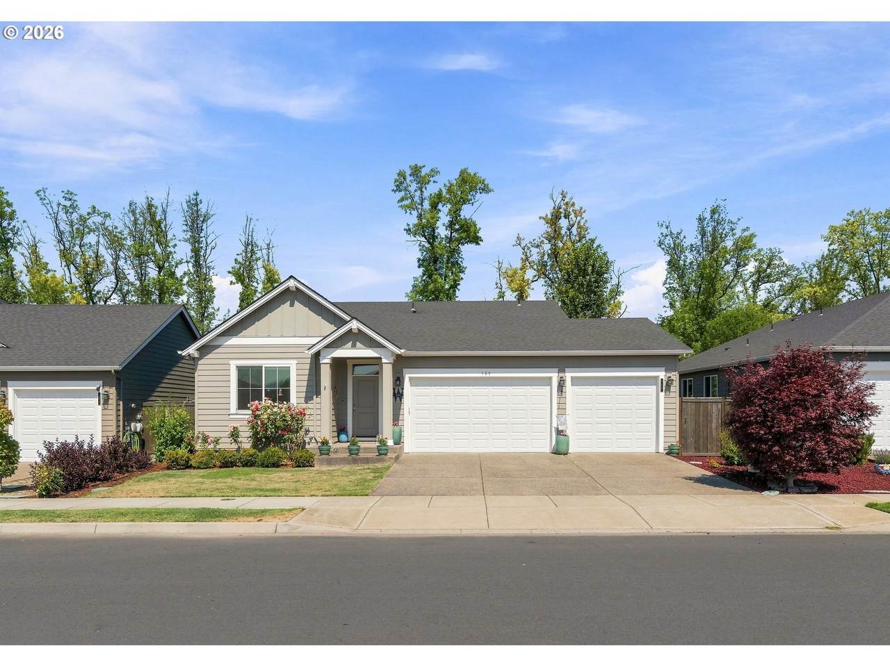 127 Hill Way - Photo 1