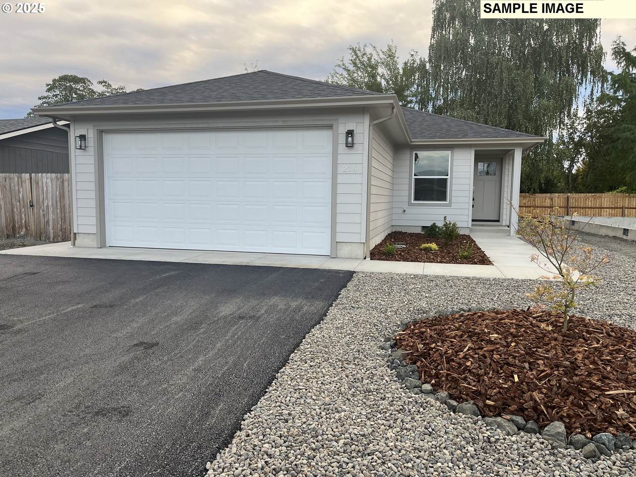 226 Miller St - Photo 1