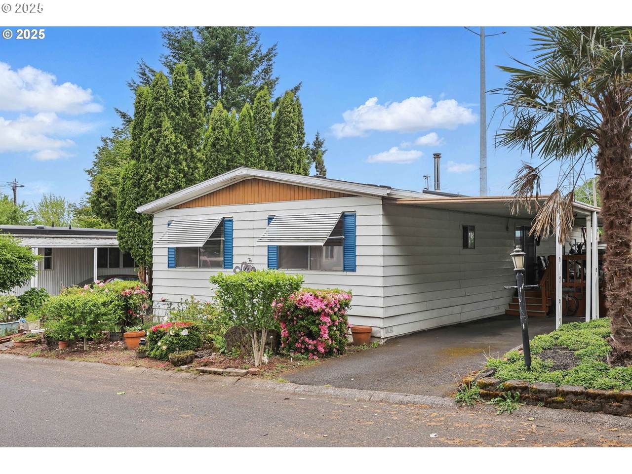 21100 Sandy Blvd - Photo 1