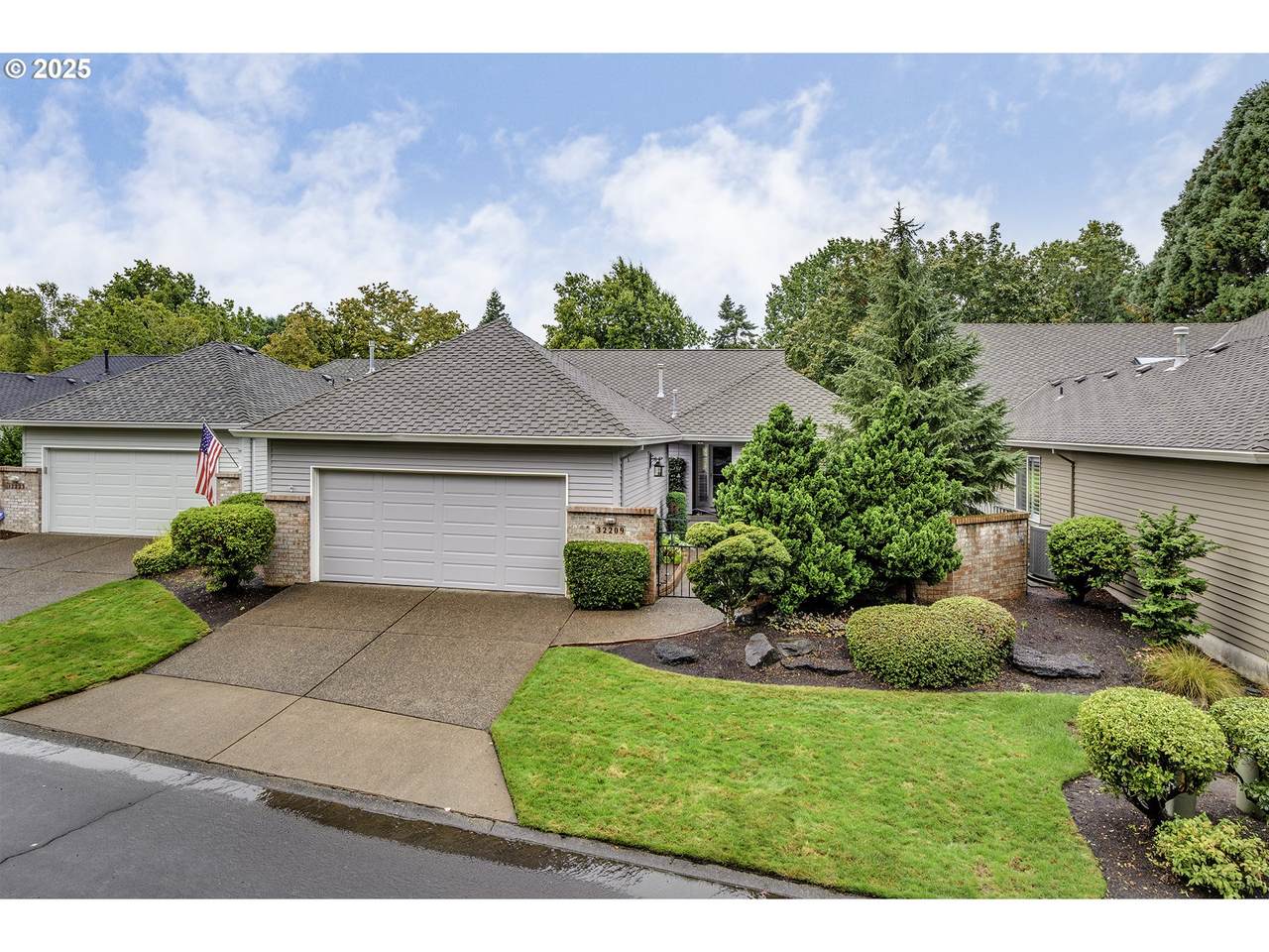 32209 Lake Dr - Photo 1