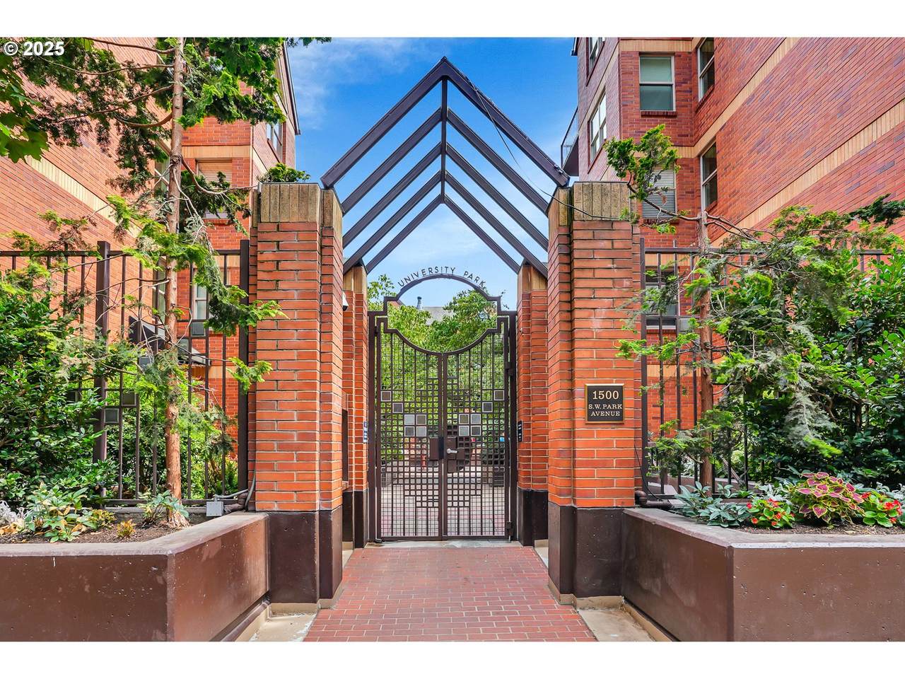 1500 Park Ave - Photo 1