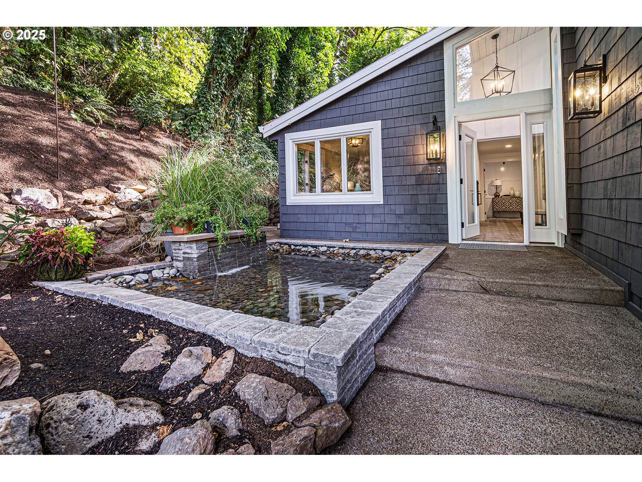 https://bt-photos.global.ssl.fastly.net/portland/1280_boomver_1_342496106-2.jpg