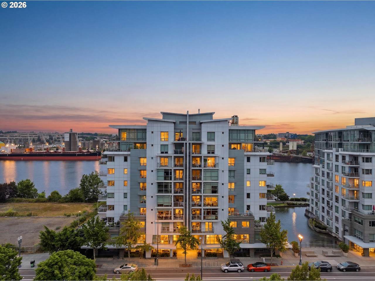 1310 Naito Pkwy - Photo 1