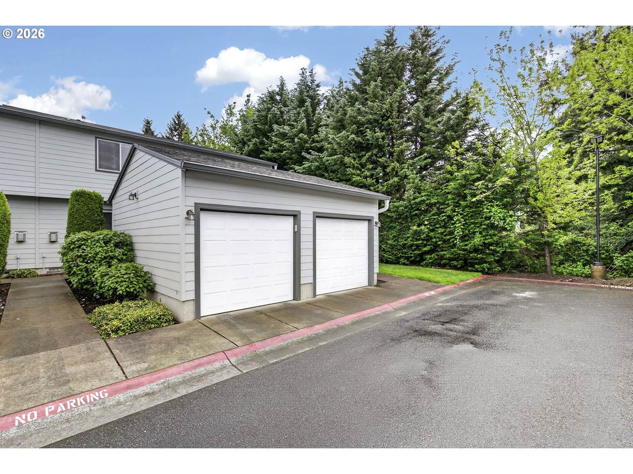 4000 109TH Ave - Photo 1