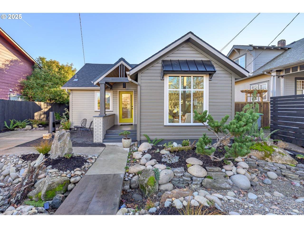 326 8TH St - Photo 1