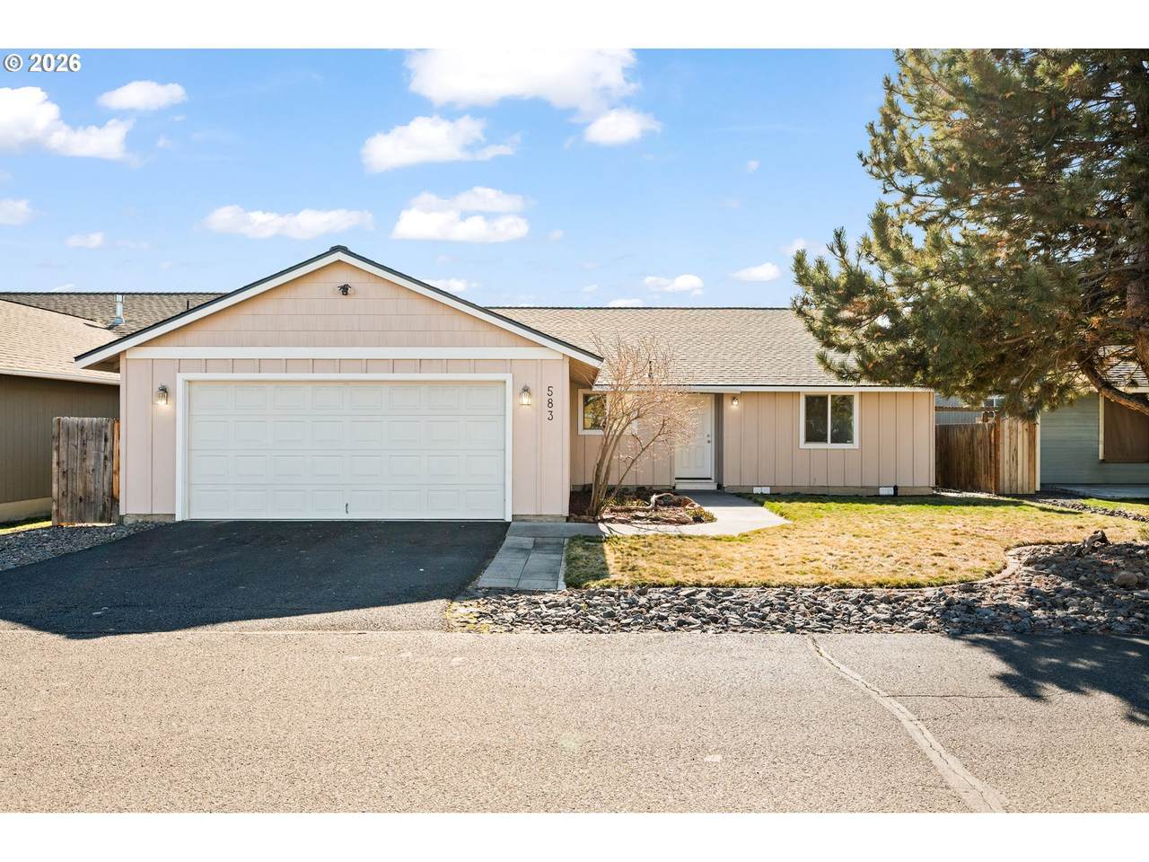 583 Ponderosa Dr - Photo 1