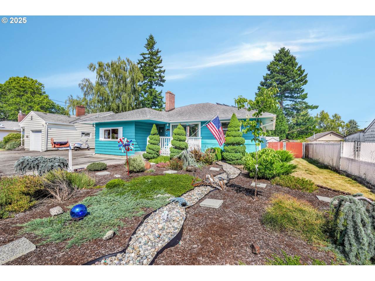 9642 43RD Ave - Photo 1