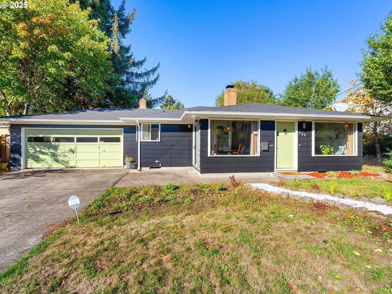 925 104TH Ave - Photo 1