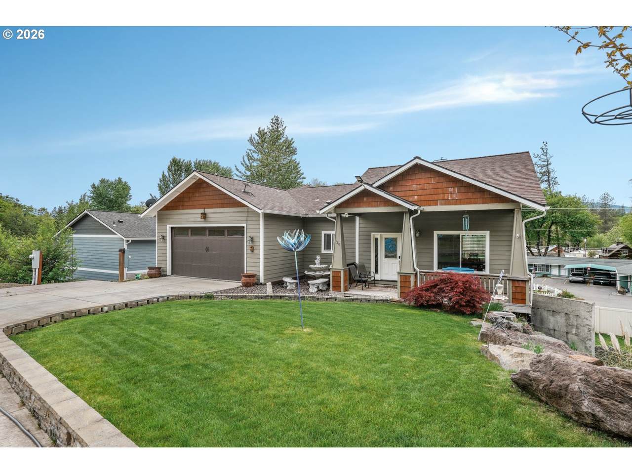 120 Linda Ln - Photo 1