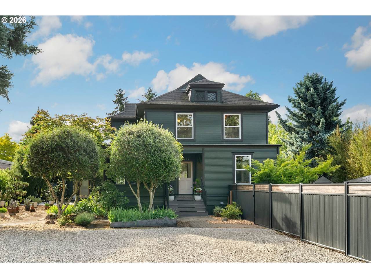 https://bt-photos.global.ssl.fastly.net/portland/1280_boomver_1_348326345-2.jpg