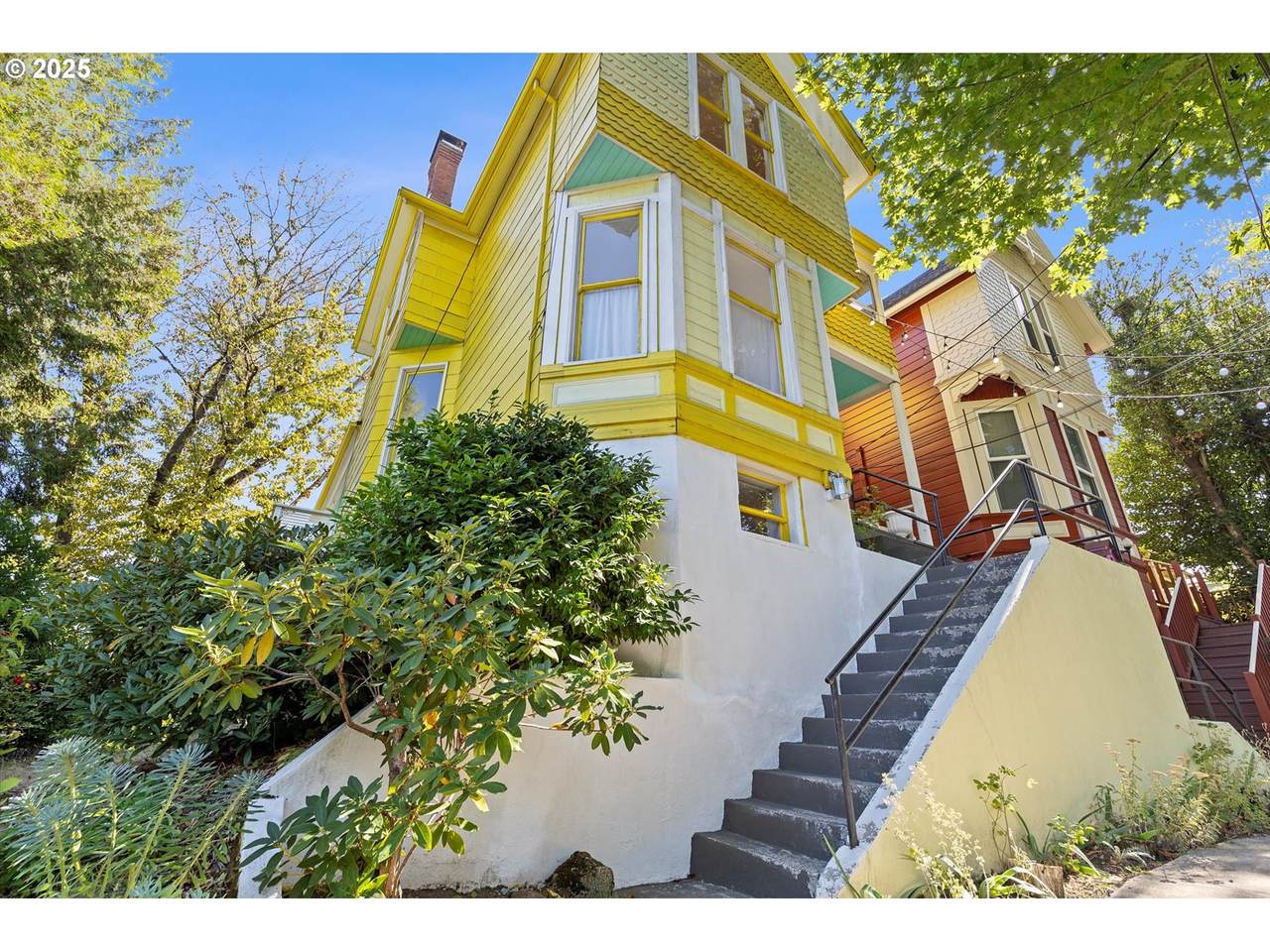 3204 Kelly Ave - Photo 1