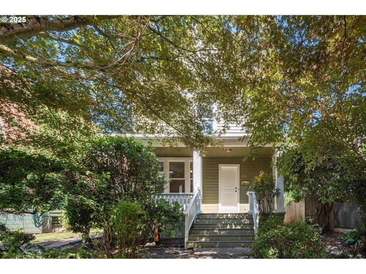 3923 Main St - Photo 1