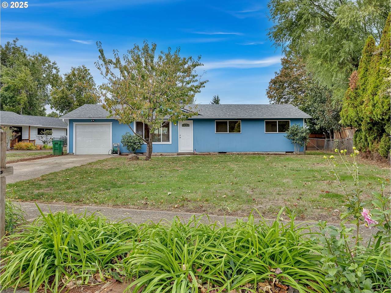 821 14TH St - Photo 1