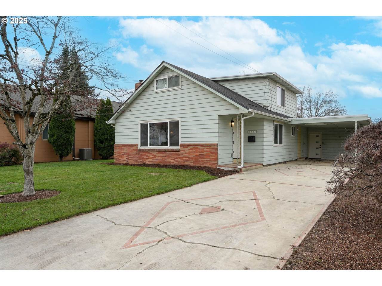 507 2ND St - Photo 1