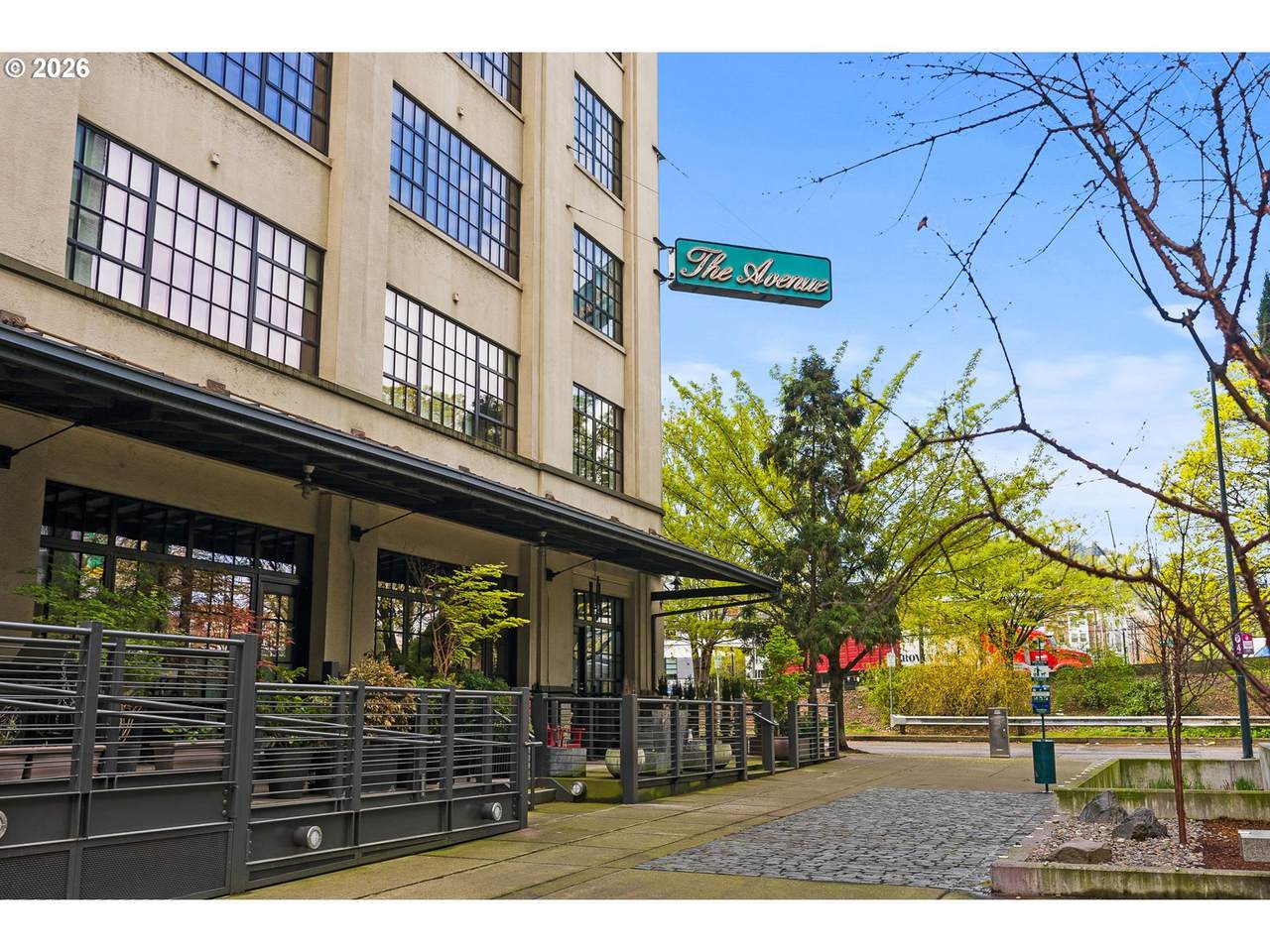 https://bt-photos.global.ssl.fastly.net/portland/1280_boomver_1_355031619-2.jpg