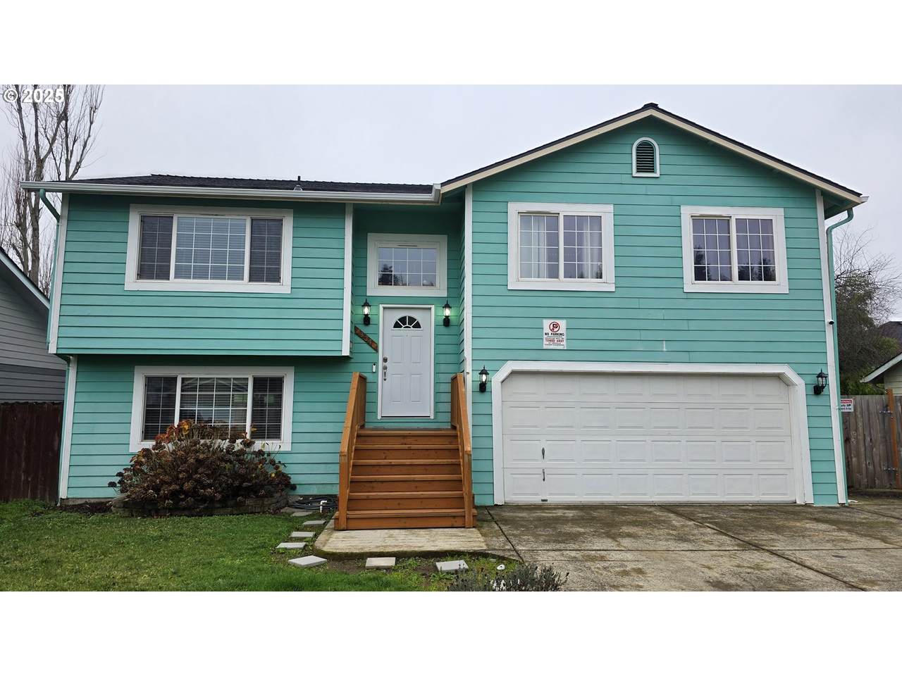 934 46TH St - Photo 1