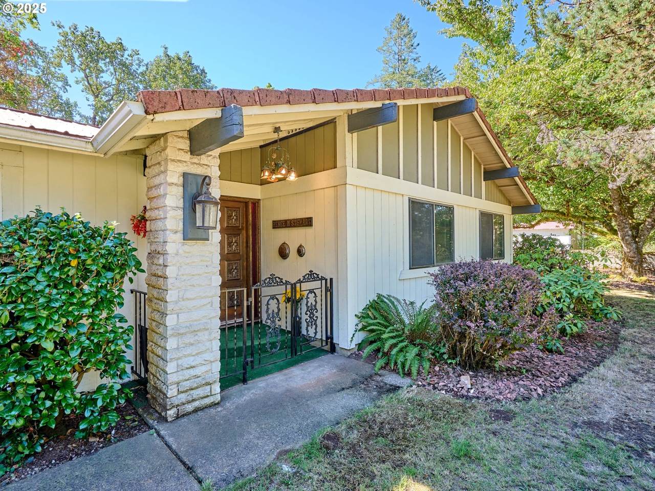 940 Main Ave - Photo 1