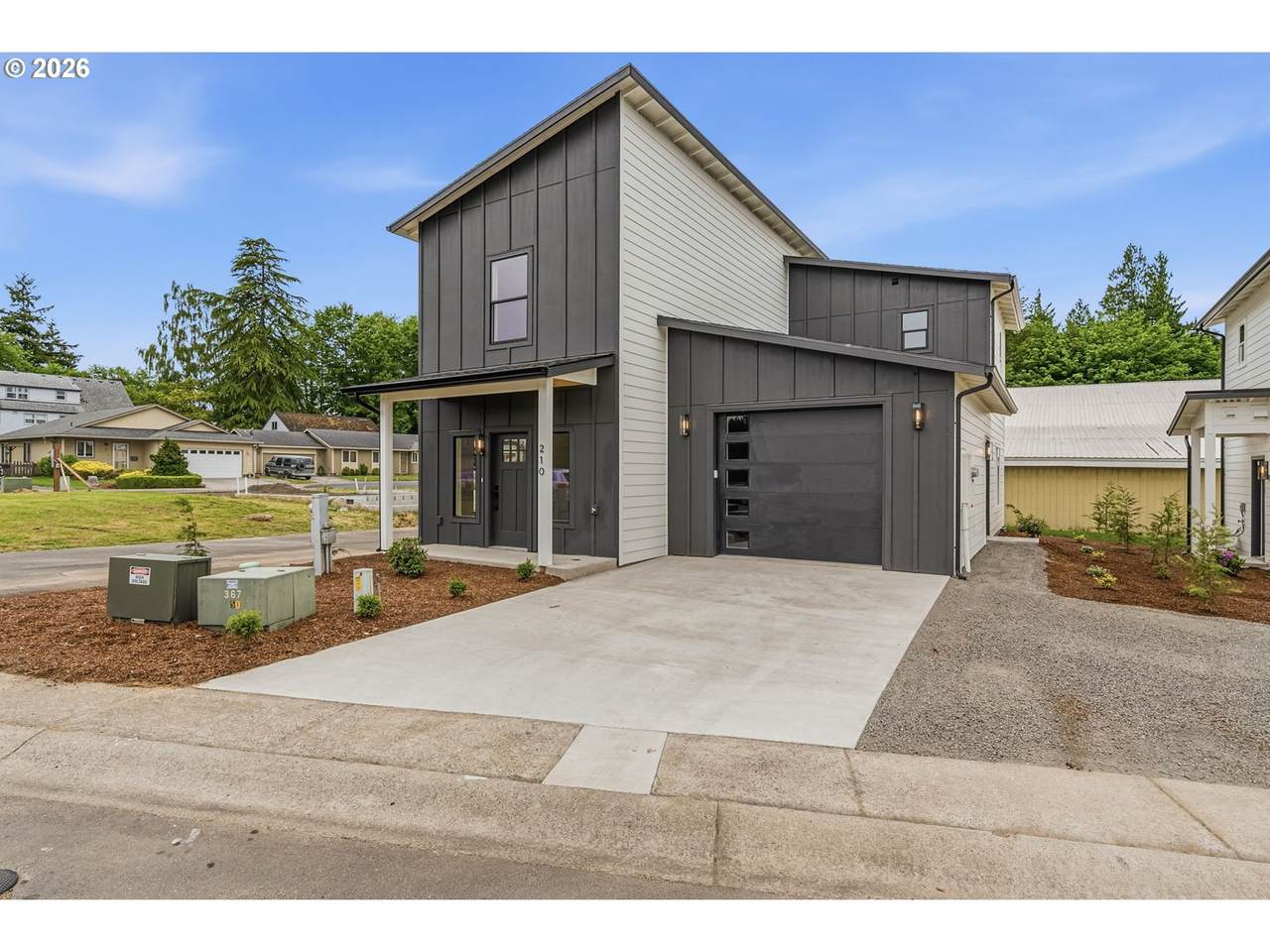 210 Glengate St - Photo 1