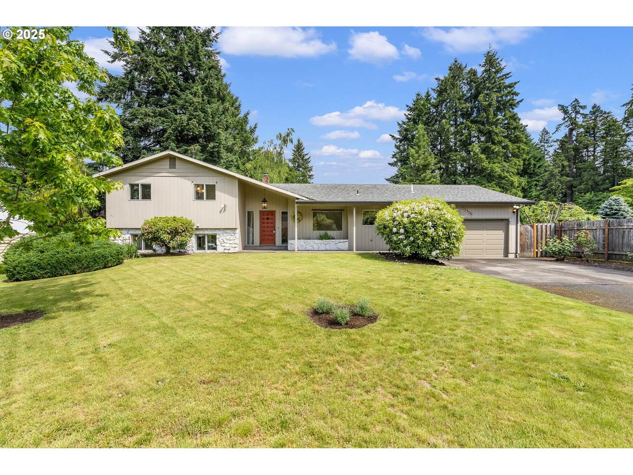 12370 121ST Ave - Photo 1
