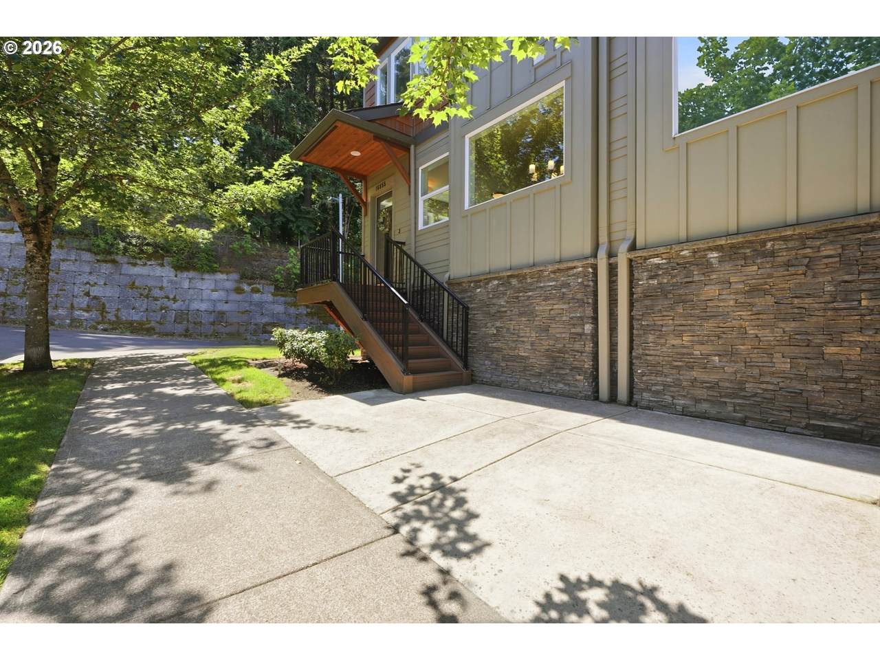 https://bt-photos.global.ssl.fastly.net/portland/1280_boomver_1_364554902-2.jpg
