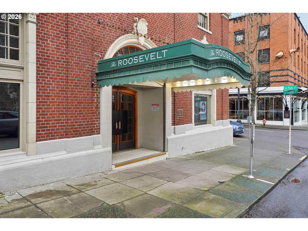 1005 Park Ave - Photo 1