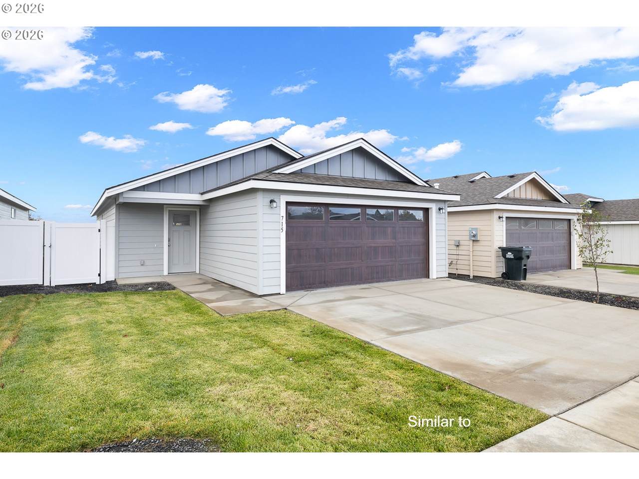 895 Tinley St - Photo 1