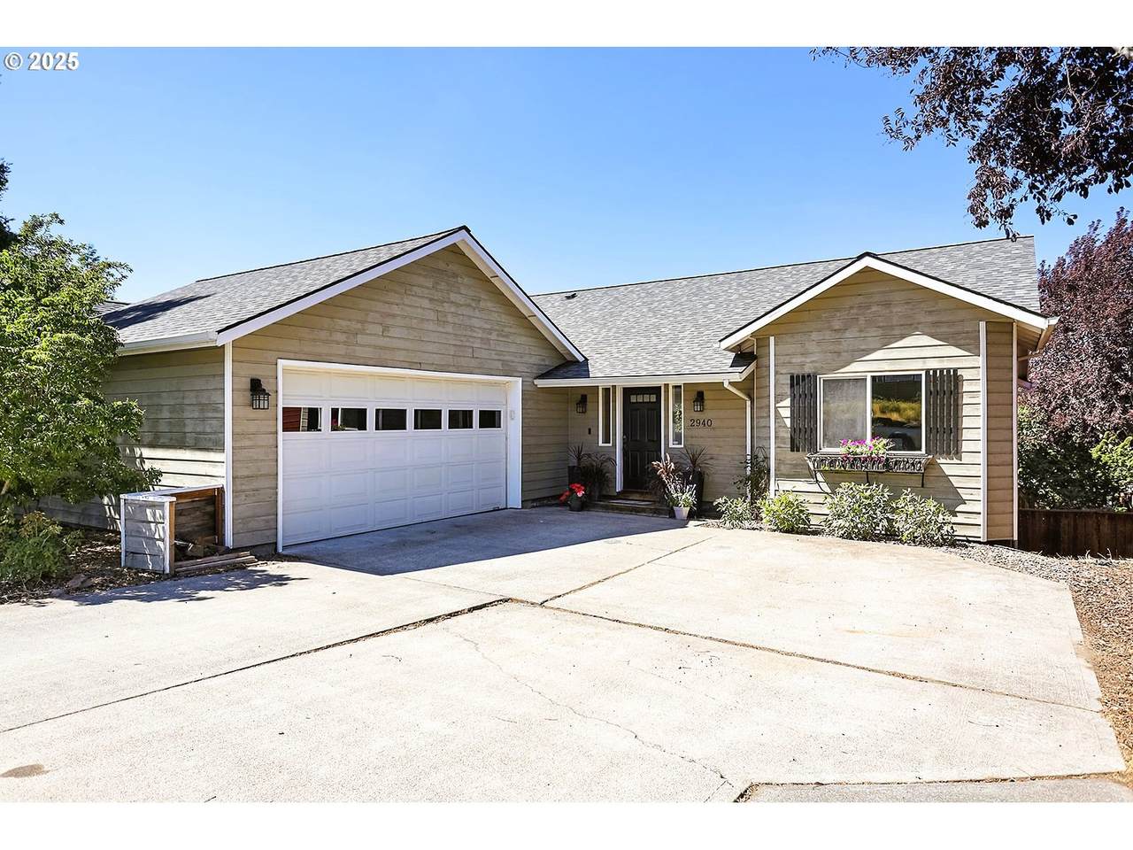 2940 Montello Pl - Photo 1
