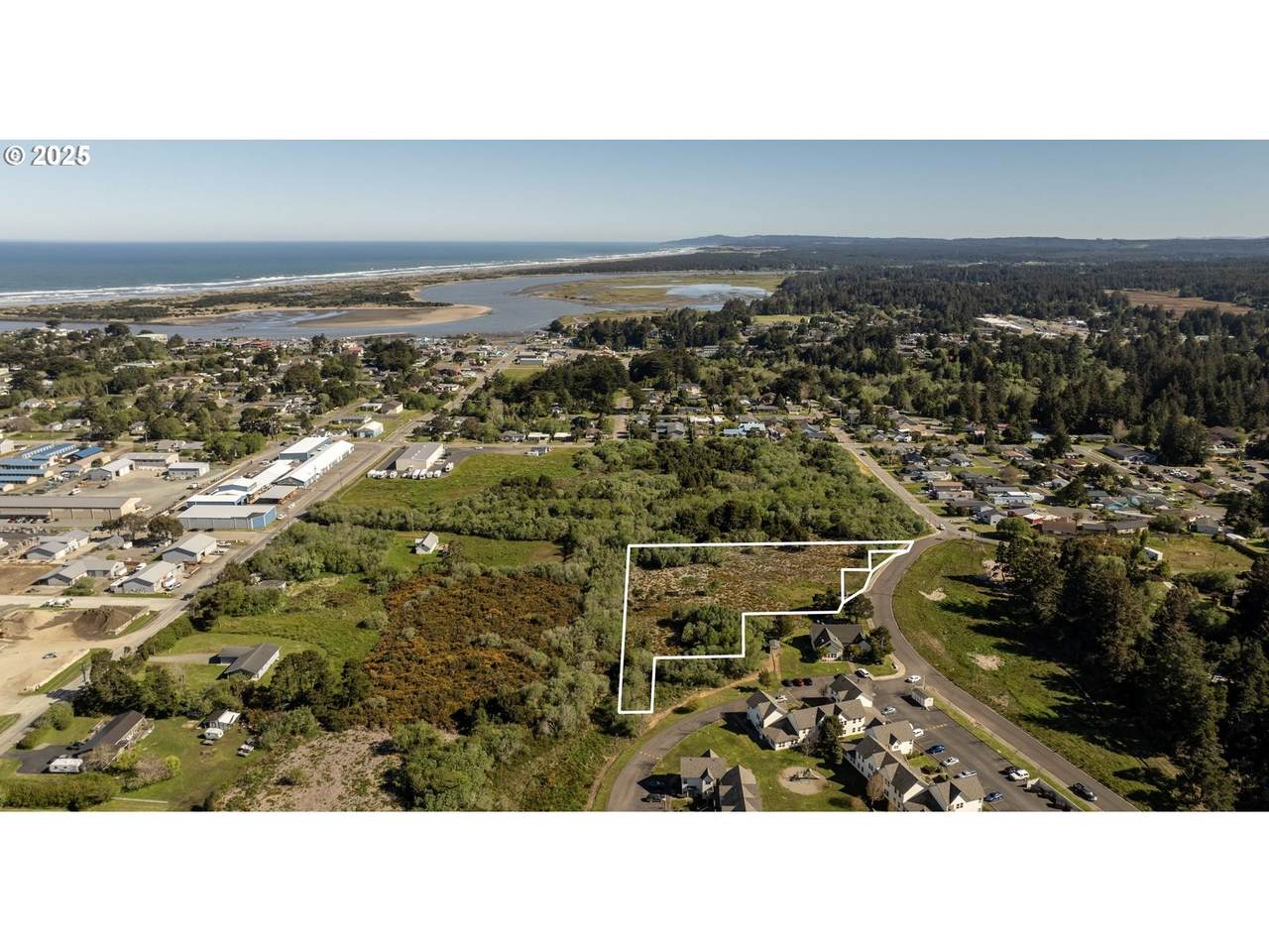 1498 Harvard St - Photo 1