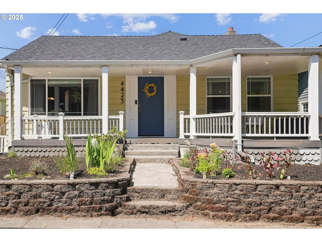 4423 31ST Ave - Photo 1