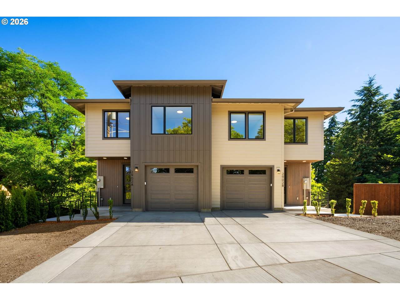 2902 Mcloughlin Blvd - Photo 1