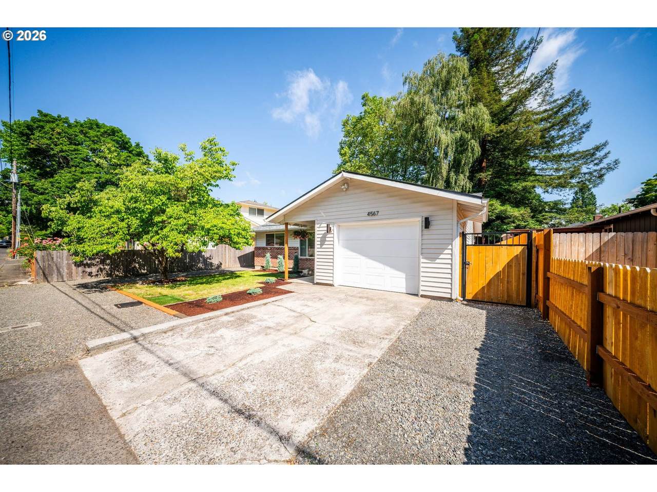 https://bt-photos.global.ssl.fastly.net/portland/1280_boomver_1_373143011-2.jpg
