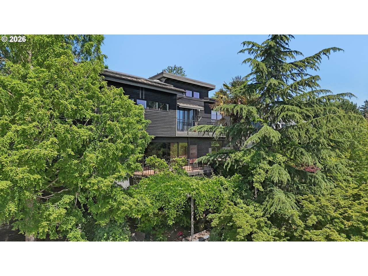 https://bt-photos.global.ssl.fastly.net/portland/1280_boomver_1_373479329-2.jpg