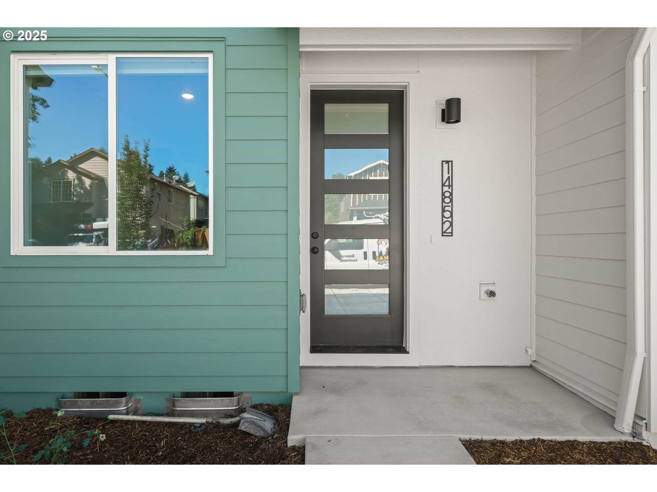 14852 Couch St - Photo 1