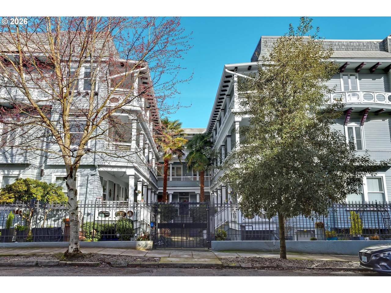 2127 Irving St - Photo 1