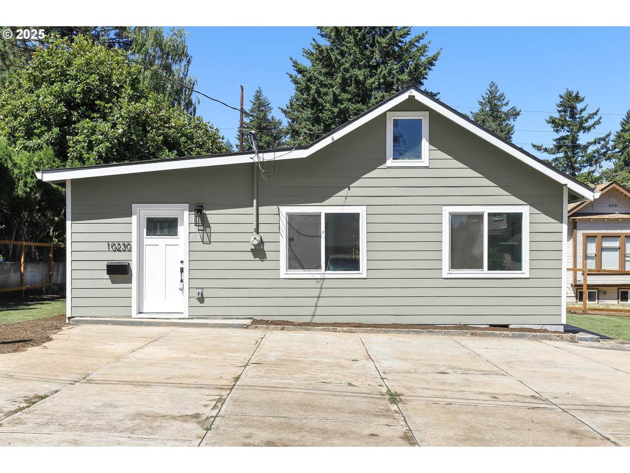10240 Beech St - Photo 1