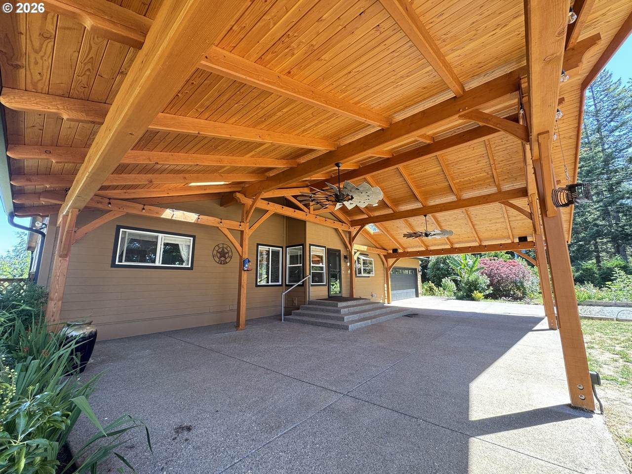 https://bt-photos.global.ssl.fastly.net/portland/1280_boomver_1_380373291-2.jpg