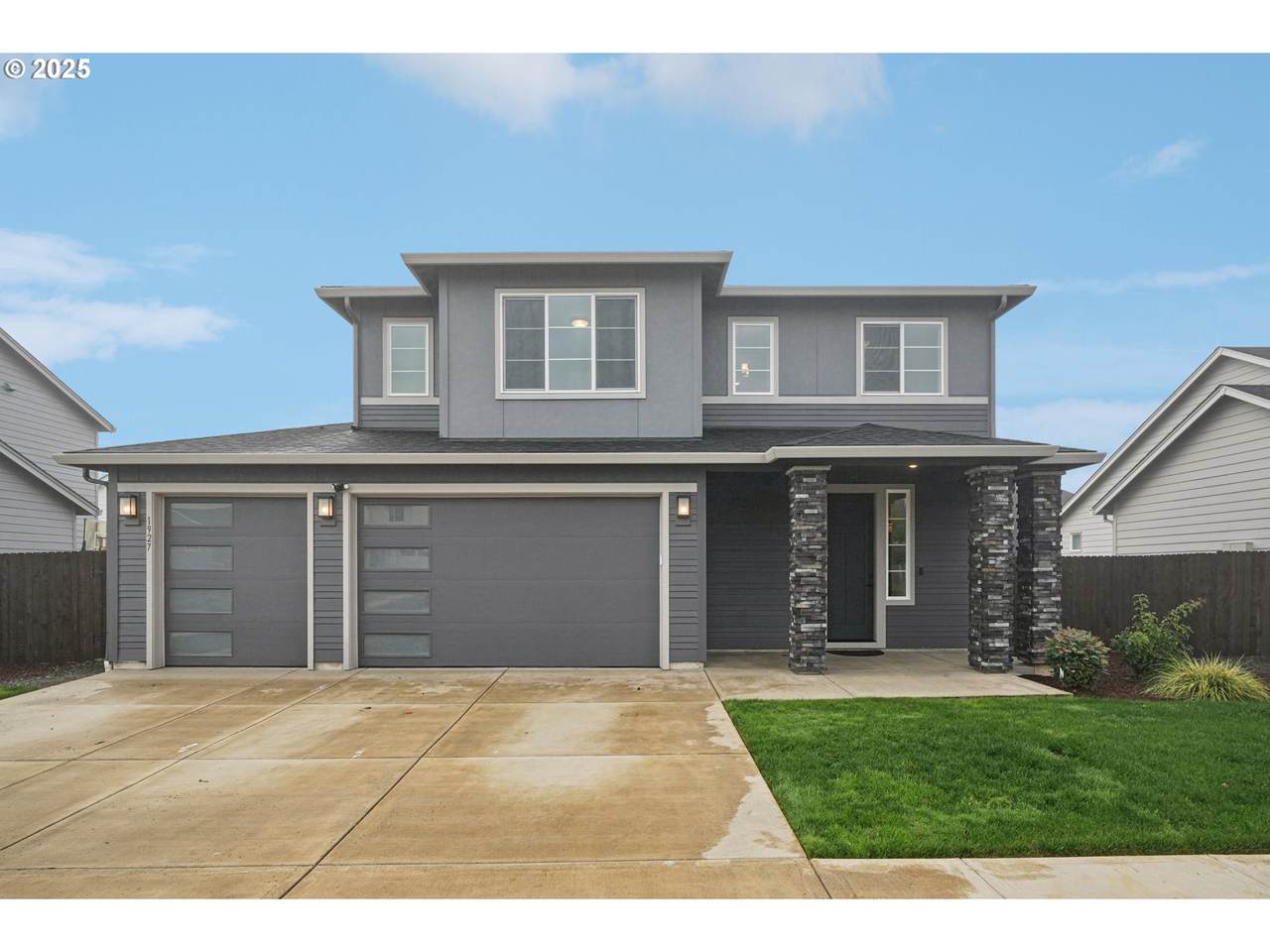 1927 27TH St - Photo 1