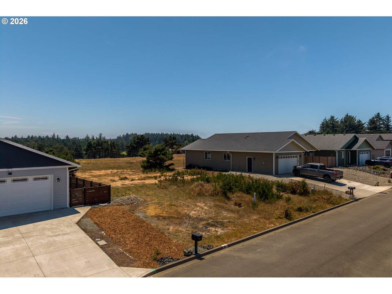 753 Seacrest Dr - Photo 1