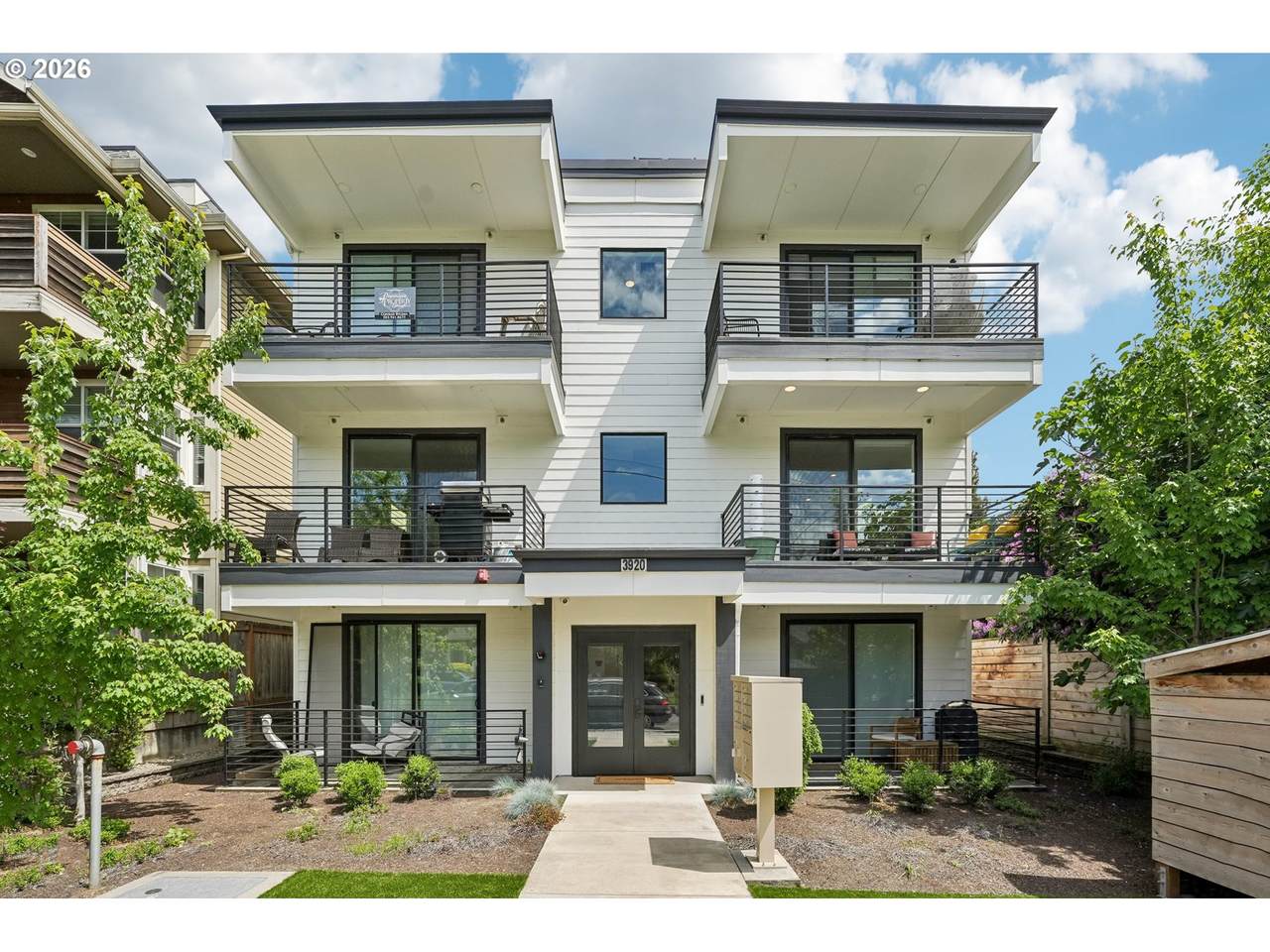 3920 Montana Ave - Photo 1