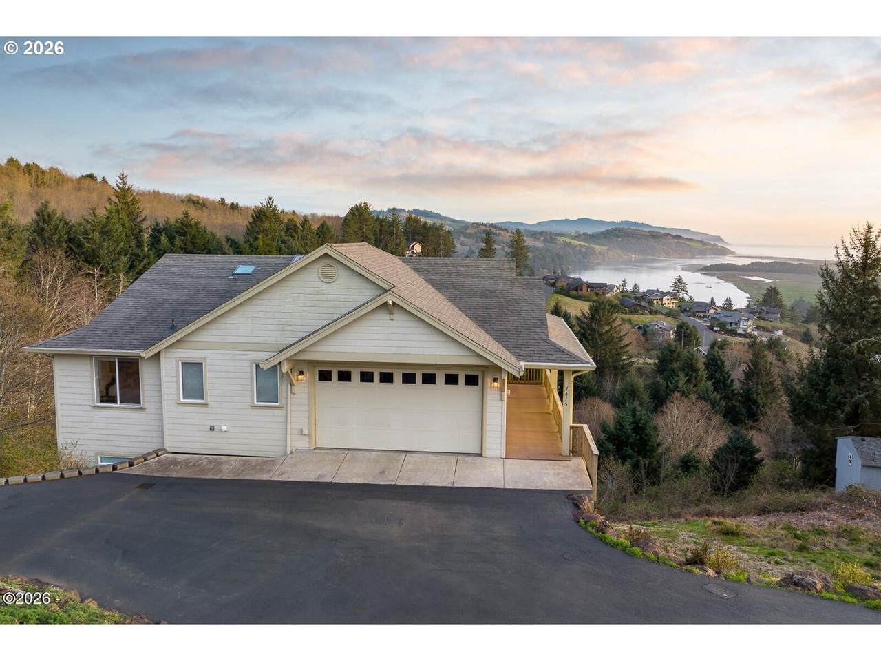 7415 Summit Road - Photo 1