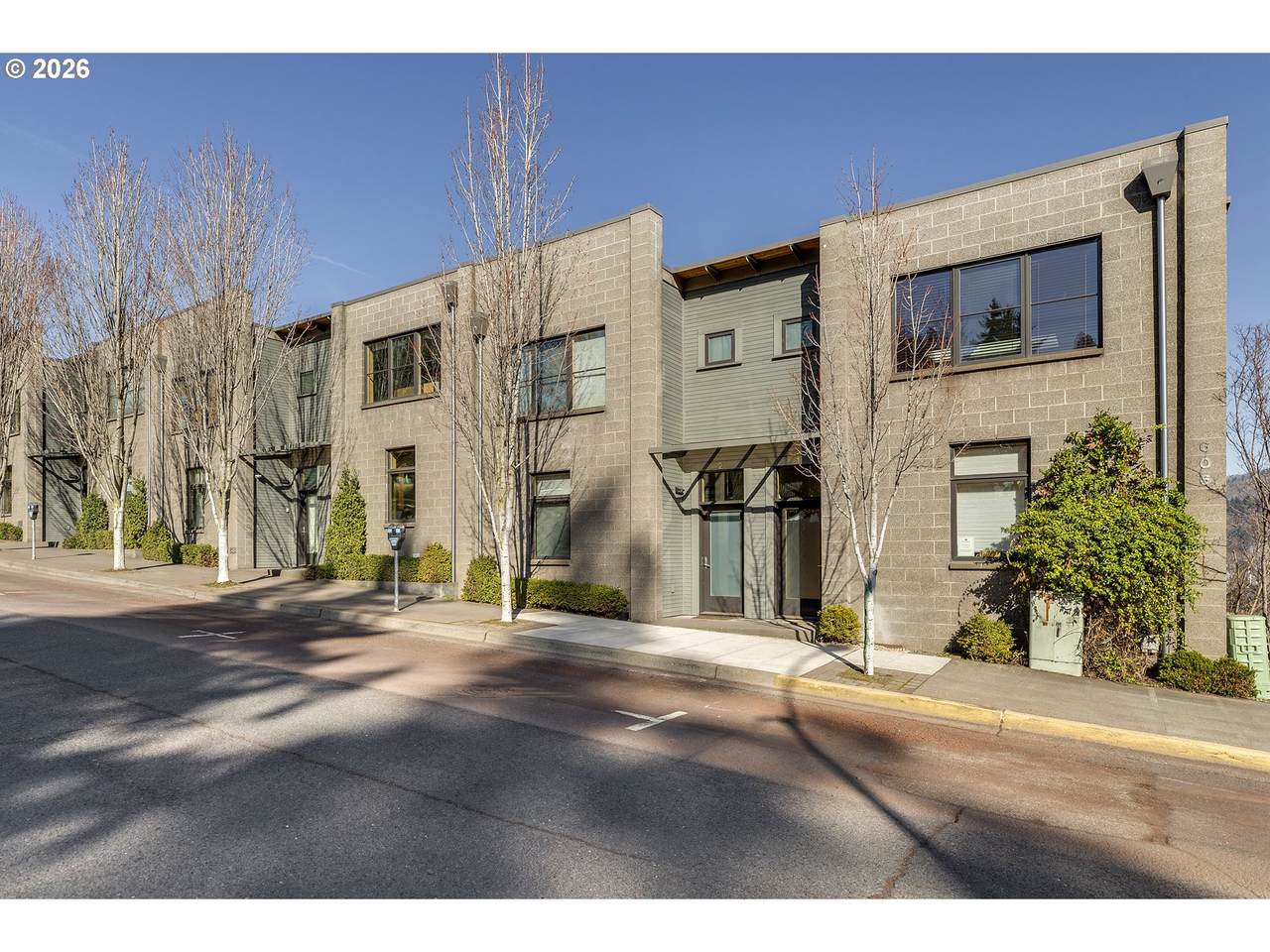 606 Cascade Ave - Photo 1