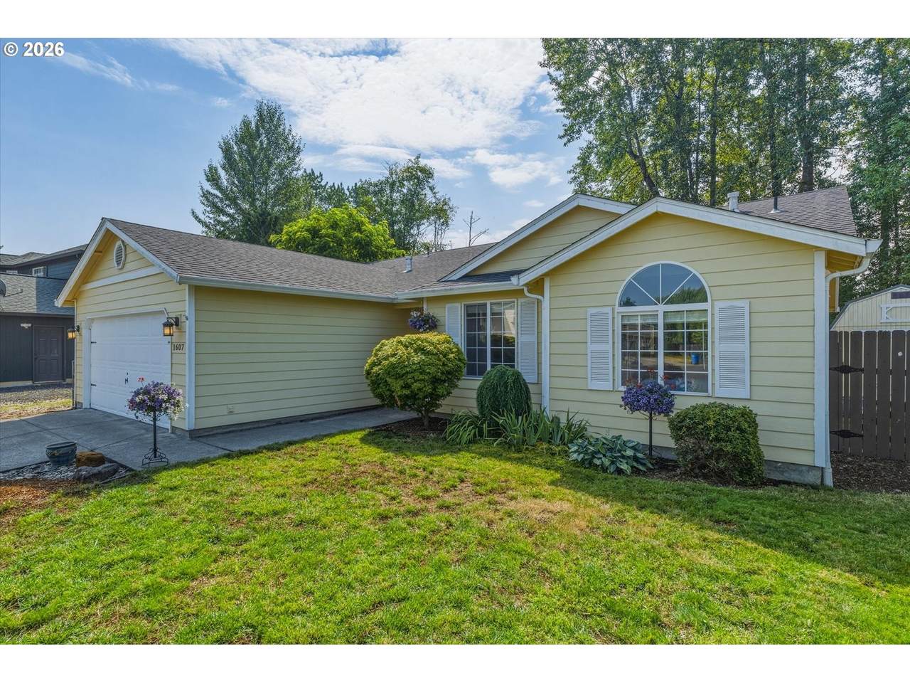 1607 12TH St - Photo 1