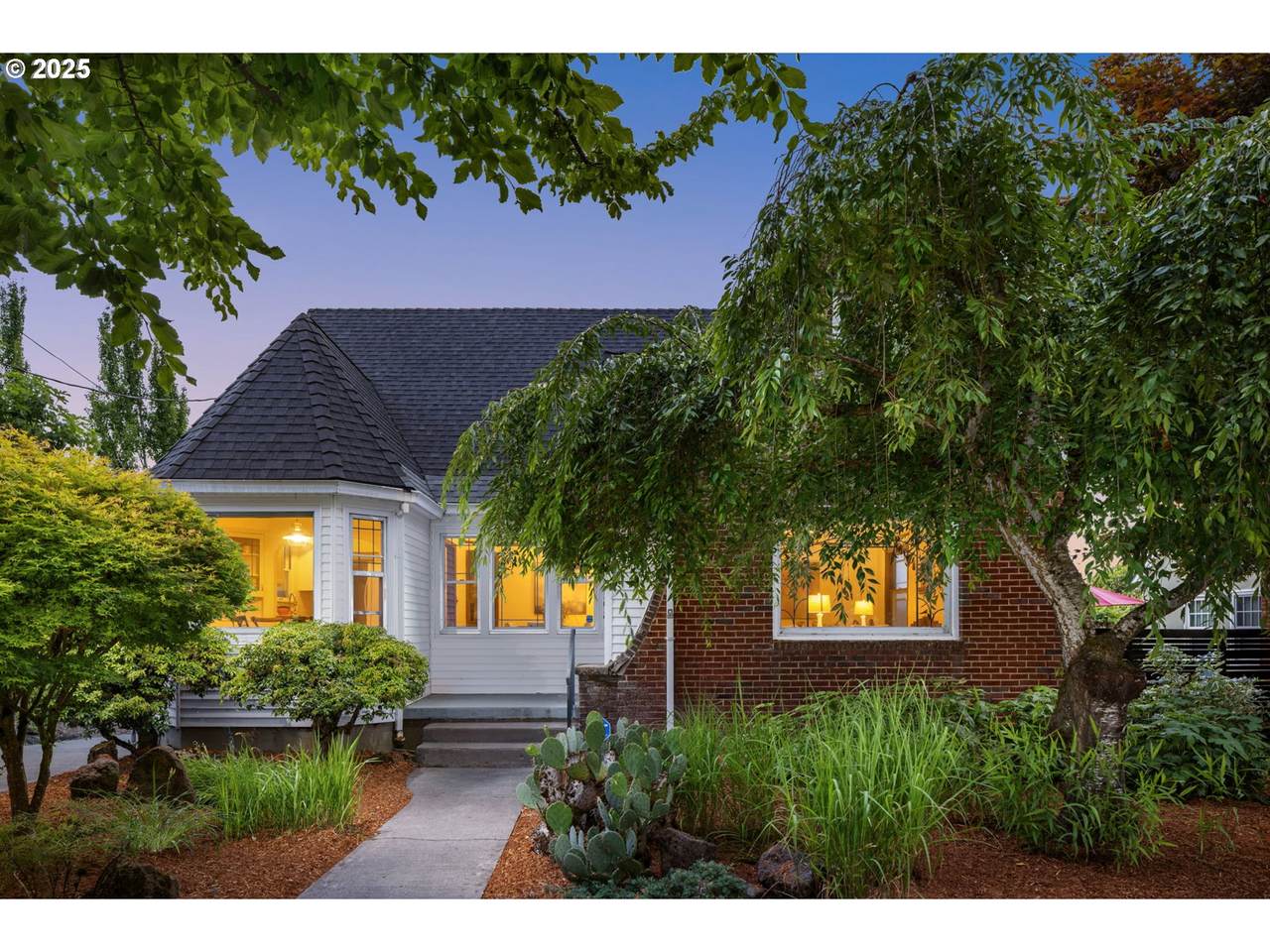 3335 43RD Ave - Photo 1